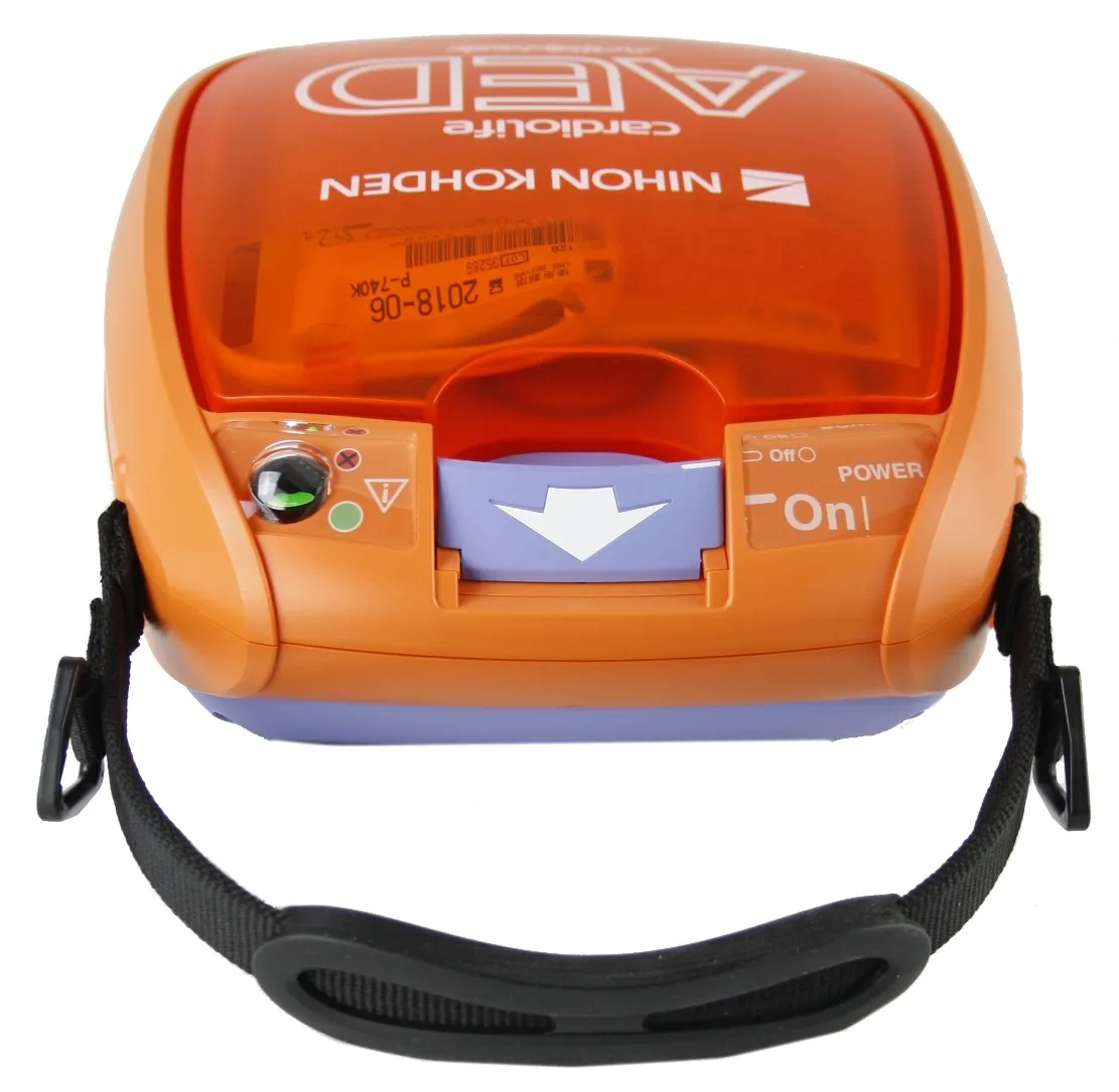 Defibrillator Cardiolife AED 3100 orange 3 Orangener Defibrillator mit schwarzem Griff von der Vorderseite.